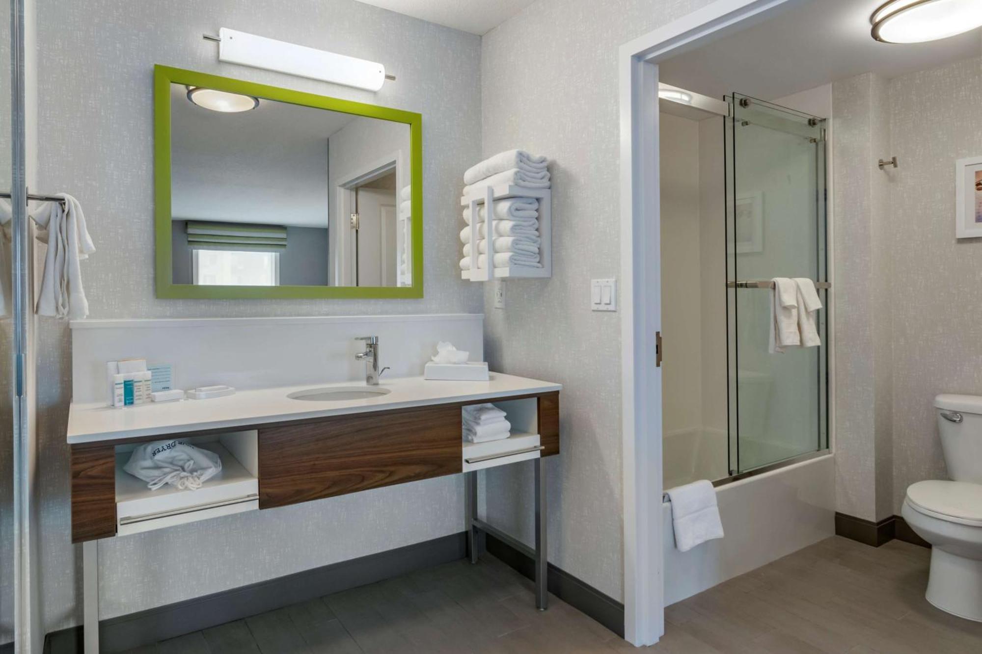 Hampton Inn & Suites Edmonton/West Exterior photo