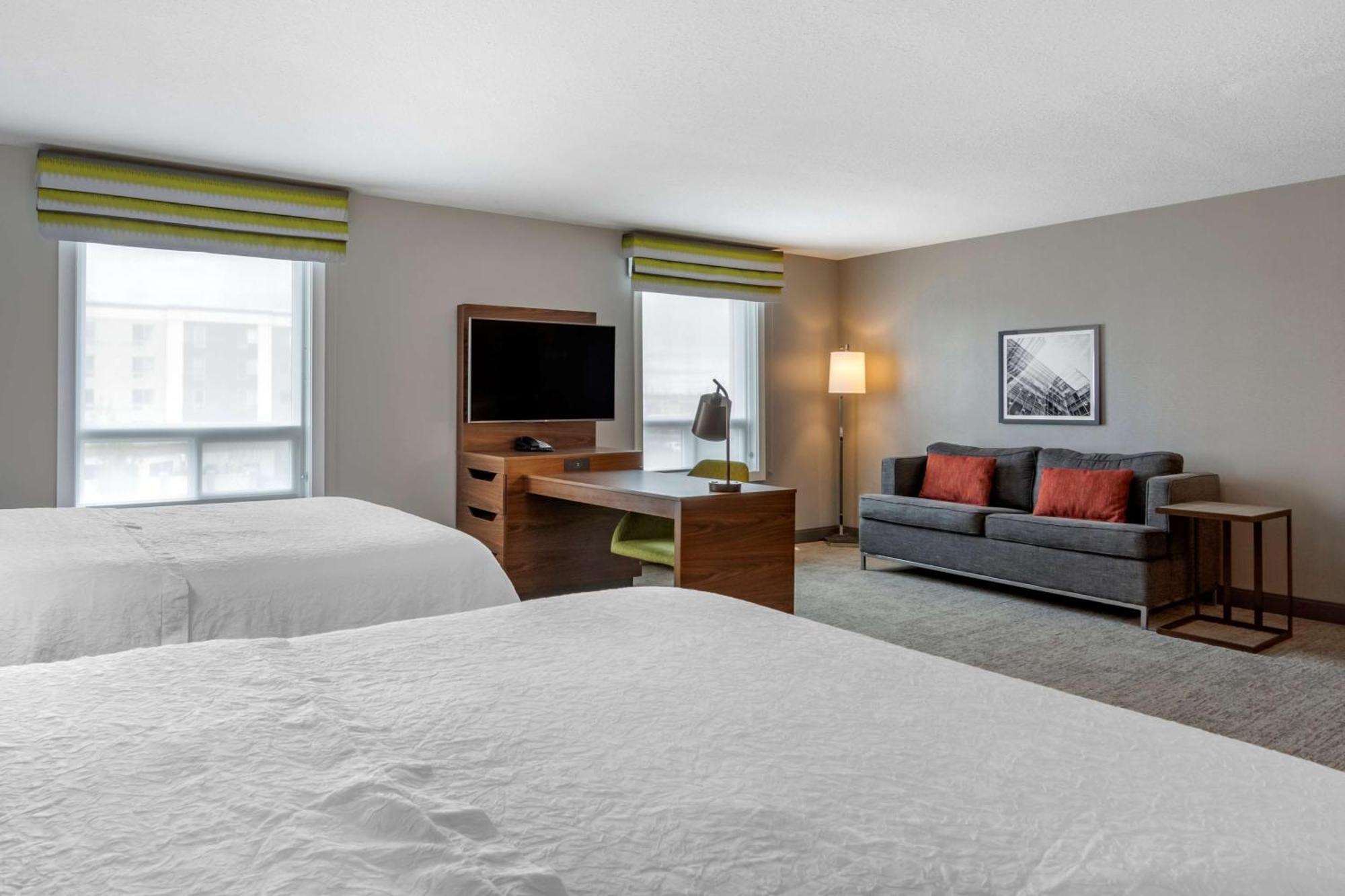Hampton Inn & Suites Edmonton/West Exterior photo