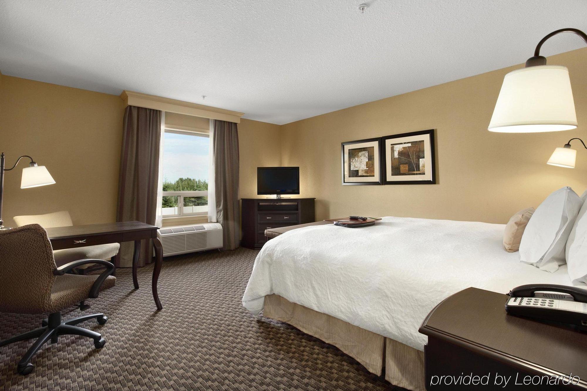 Hampton Inn & Suites Edmonton/West Exterior photo