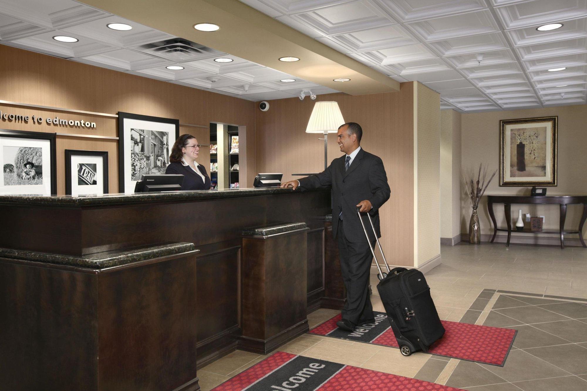 Hampton Inn & Suites Edmonton/West Exterior photo